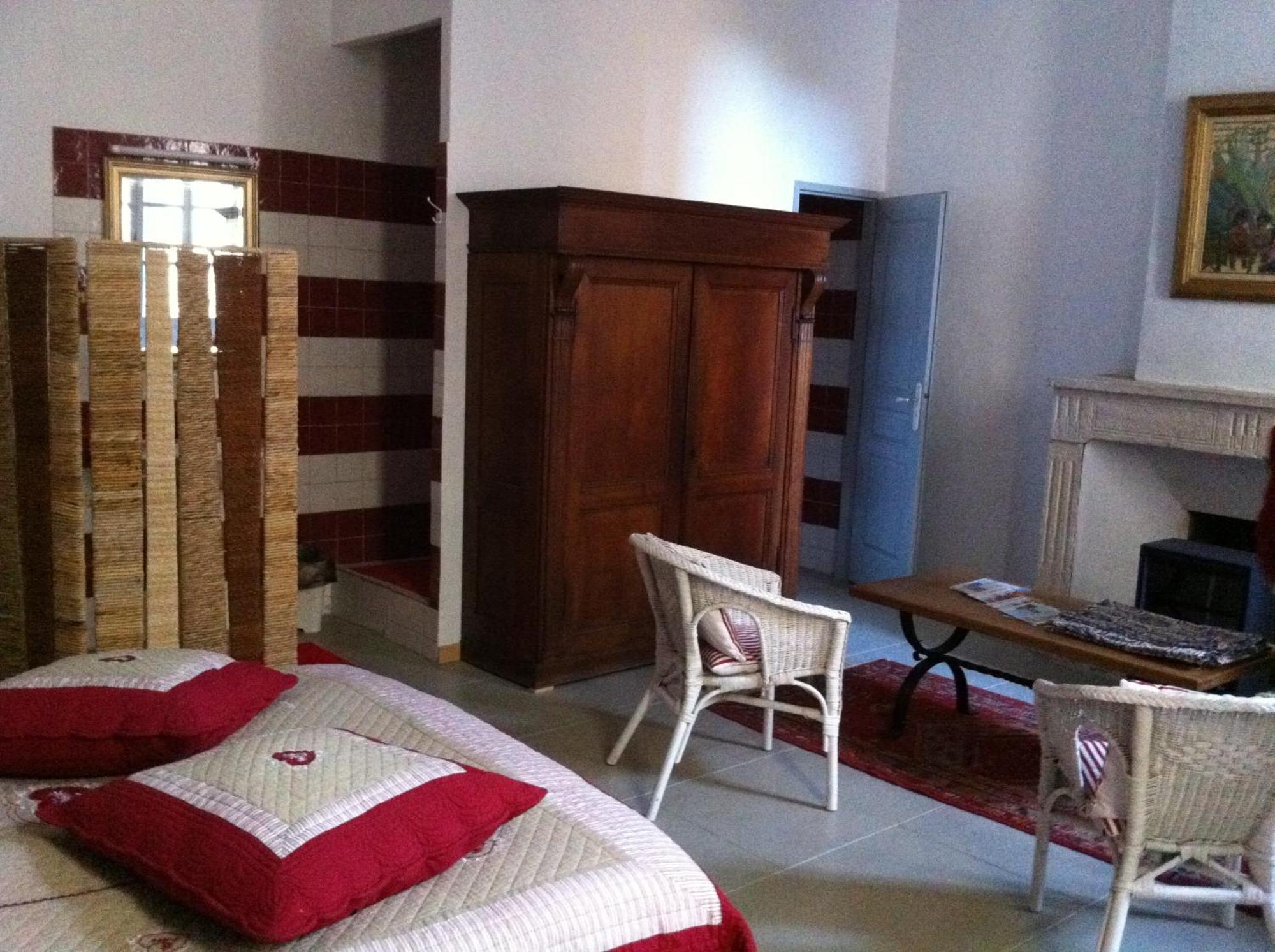 Le Richelieu Bed & Breakfast Uzès Eksteriør bilde